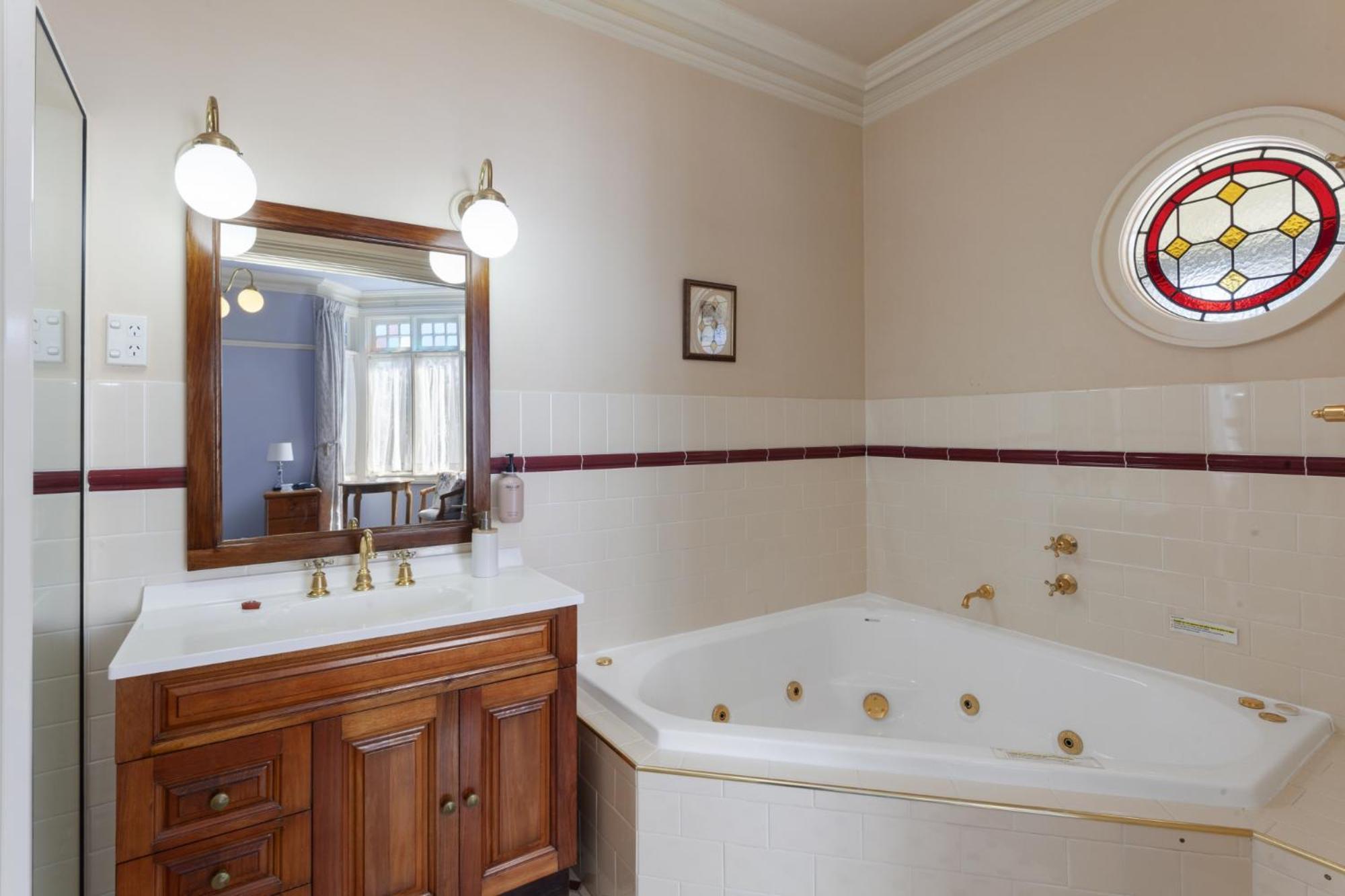 Bethany Manor B&B, Call Us For Cheapest Rates Леура Екстериор снимка