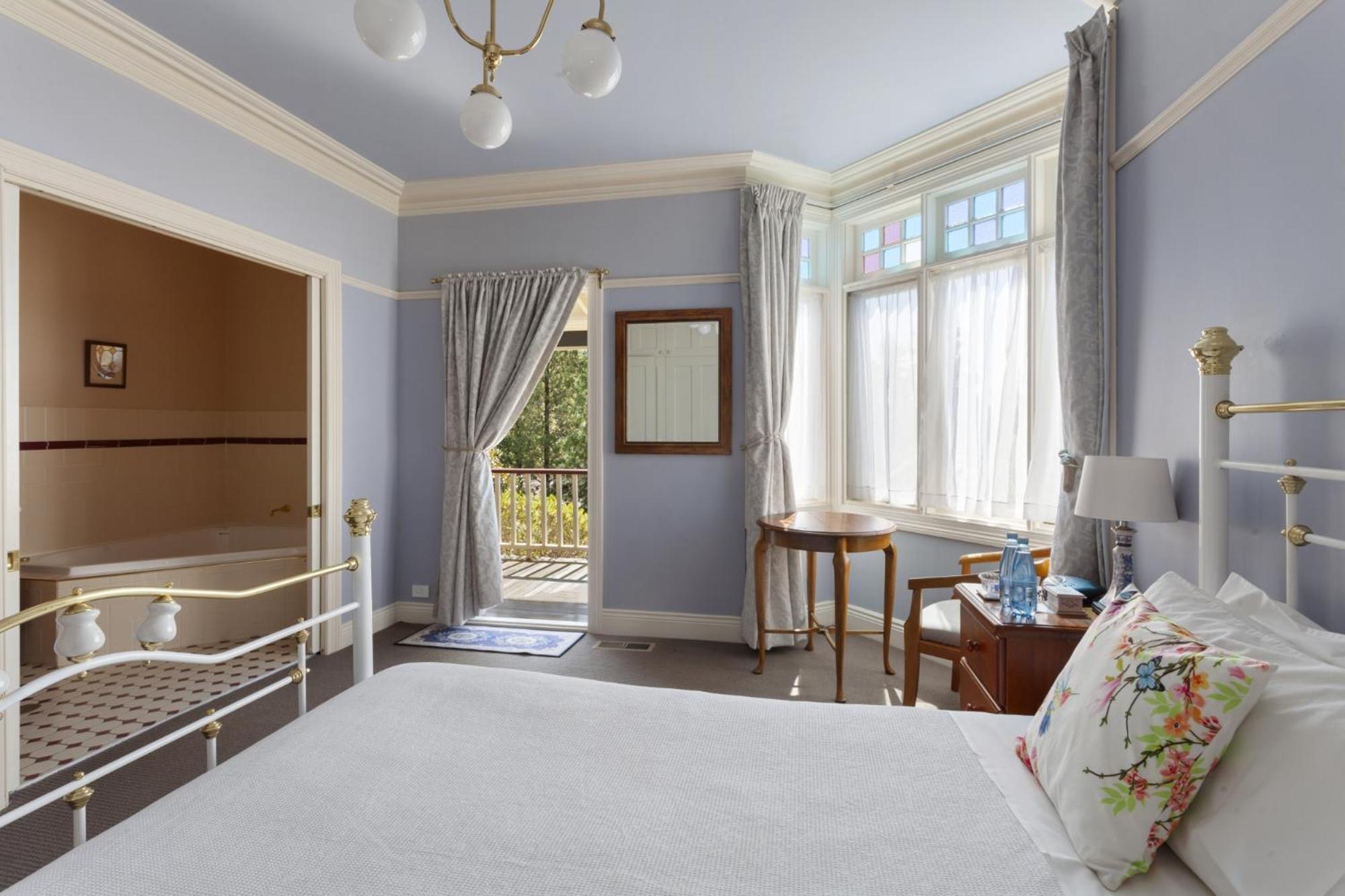 Bethany Manor B&B, Call Us For Cheapest Rates Леура Екстериор снимка